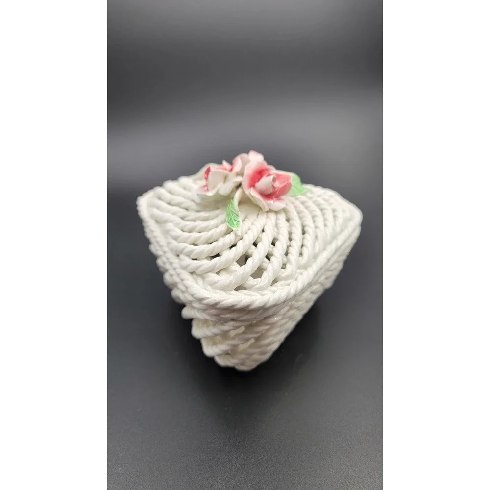 Vintage Levante Woven Porcelain Triangle Lidded Trinket Box Pink‎ Roses Floral